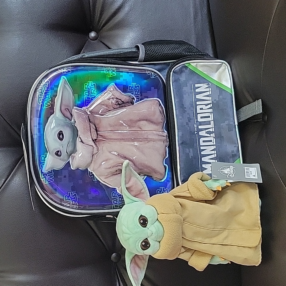 Star Wars Mandalorian The Child Backpack & Disney Grogu Plush